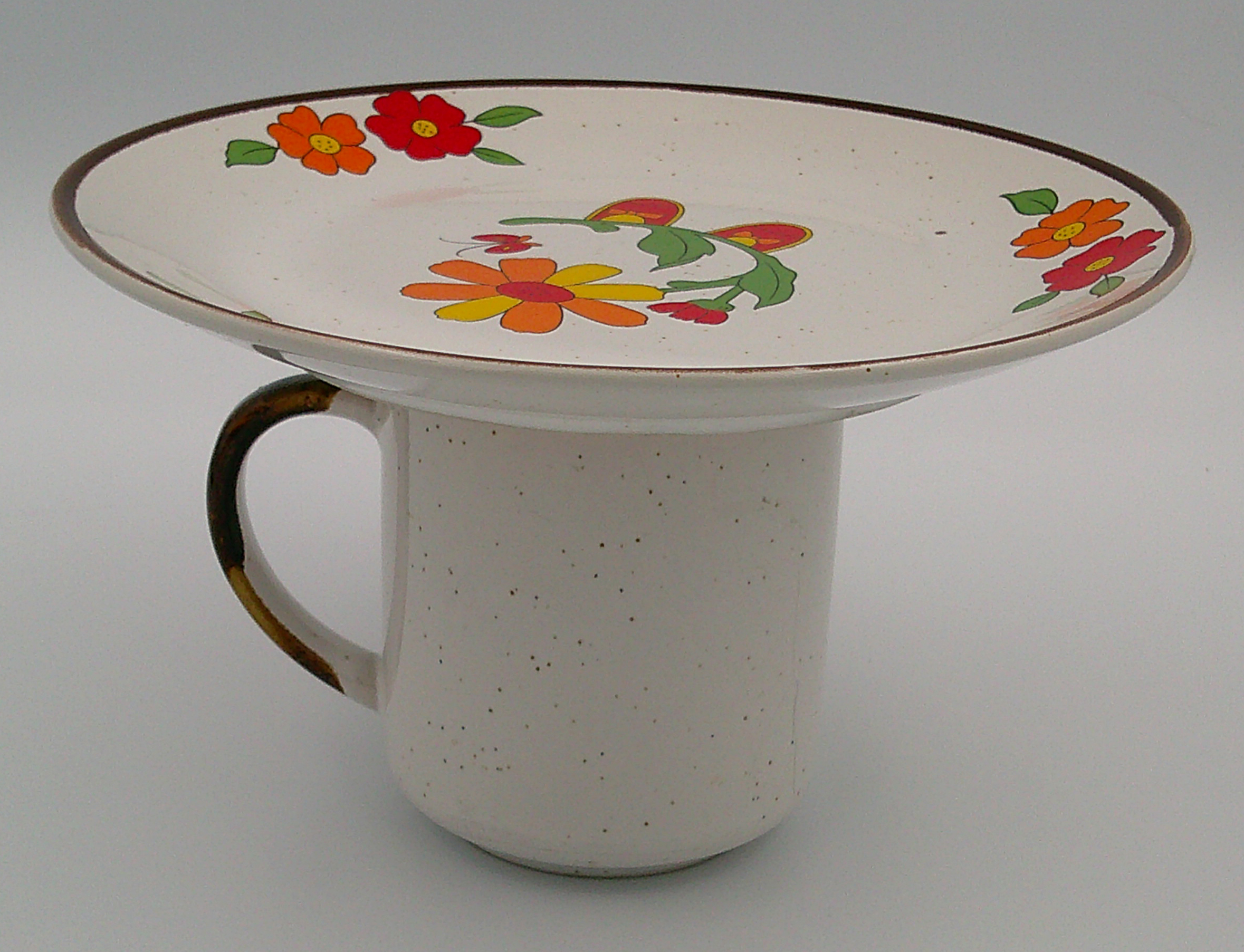 This is the backside which shows no design on the mug. This is the backside which shows no design on the mug.